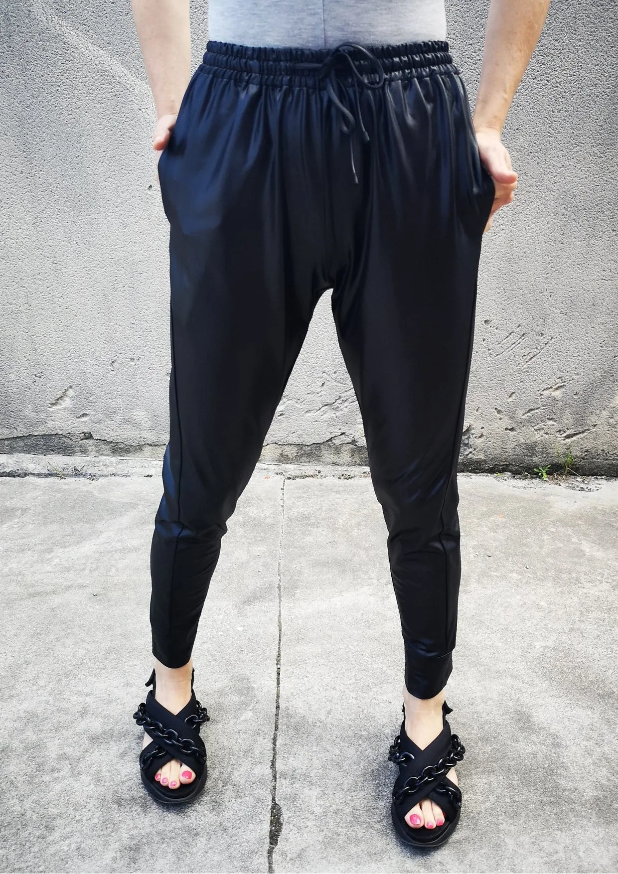 ELEGANT SWEATPANTS - black shiny