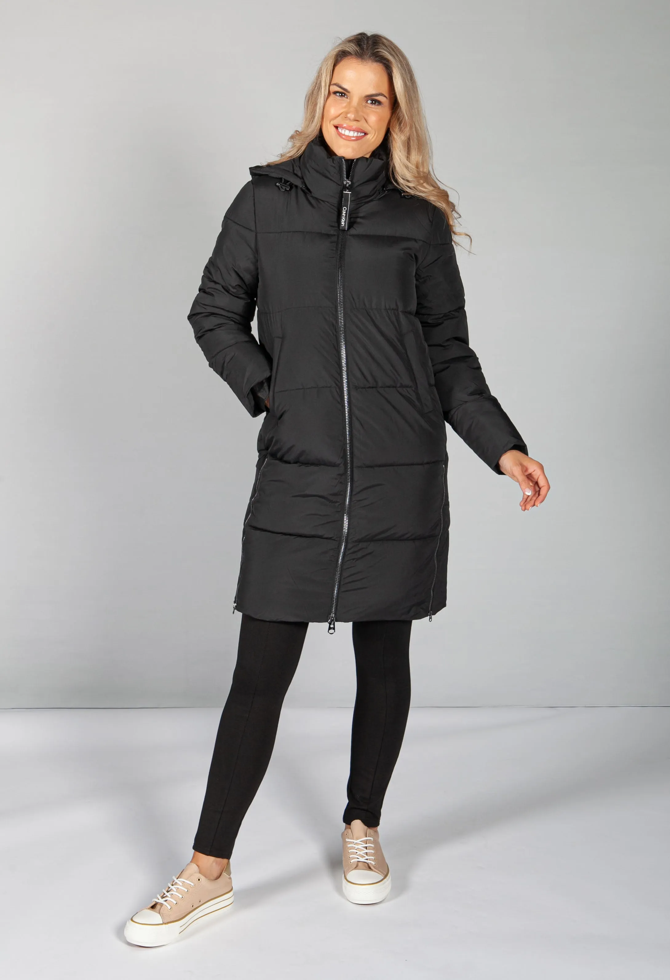 RECYCLED POLYESTER PUFFER COAT IN BLACK