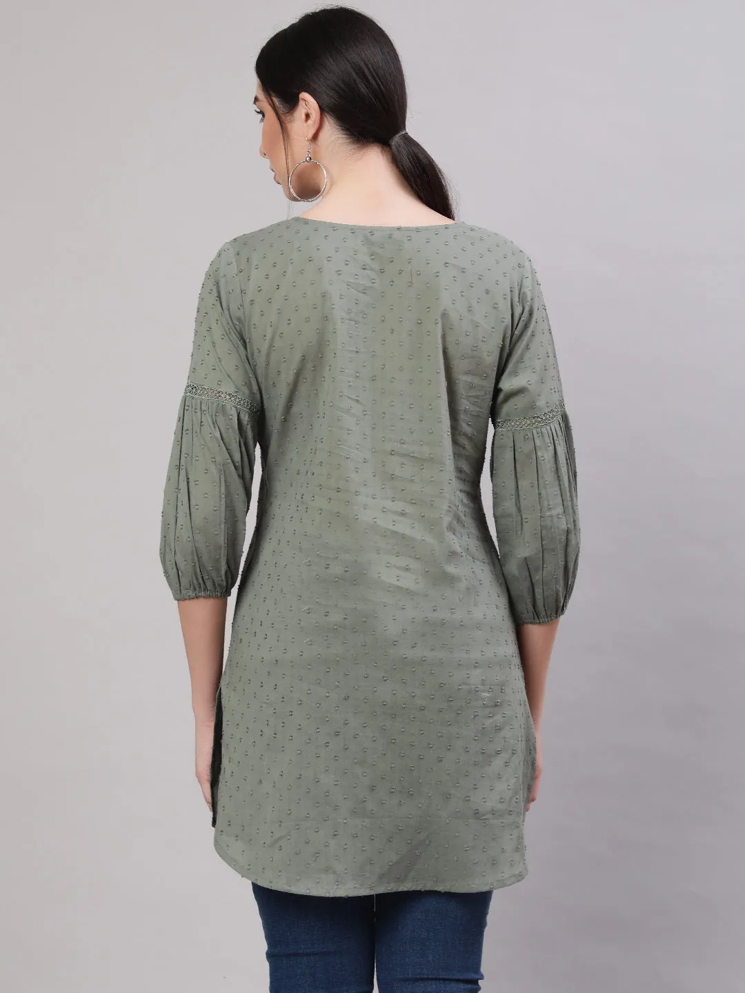 Women Green Straight Tunic With Three Quaretr Sleeves